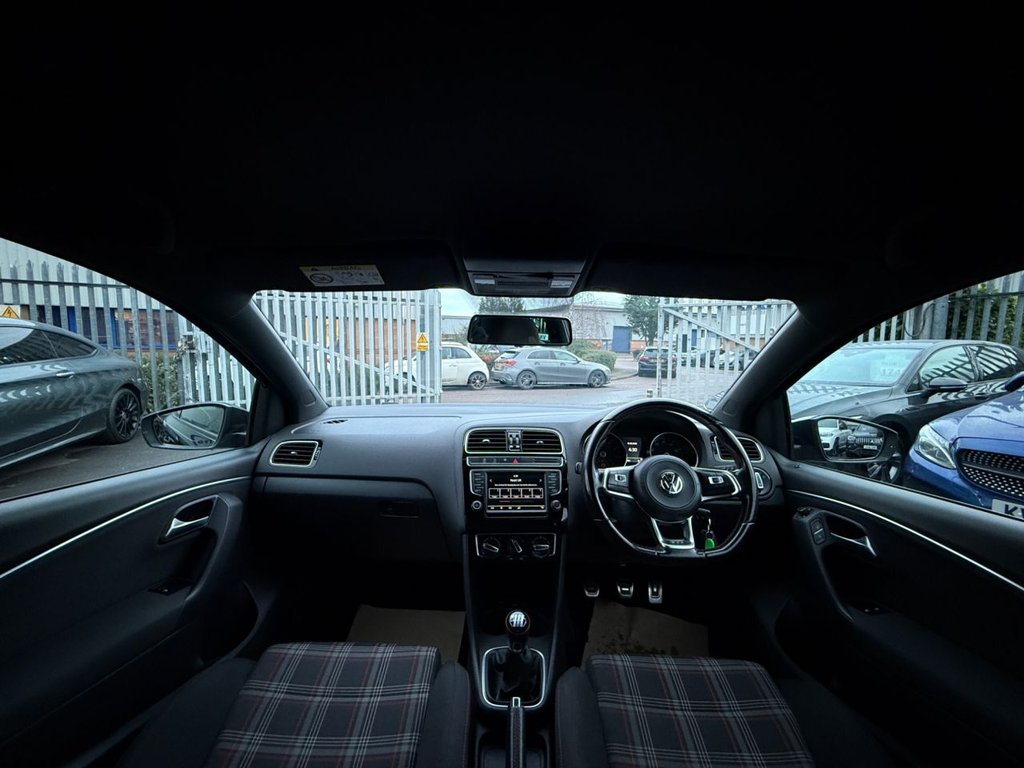 Used Volkswagen Polo 2016 for sale - 76546826: Photo 2