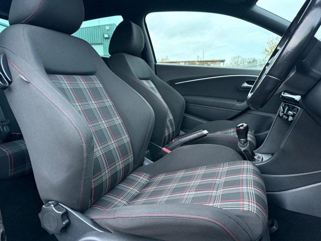 Used Volkswagen Polo 2016 for sale - 76546826: Photo 4