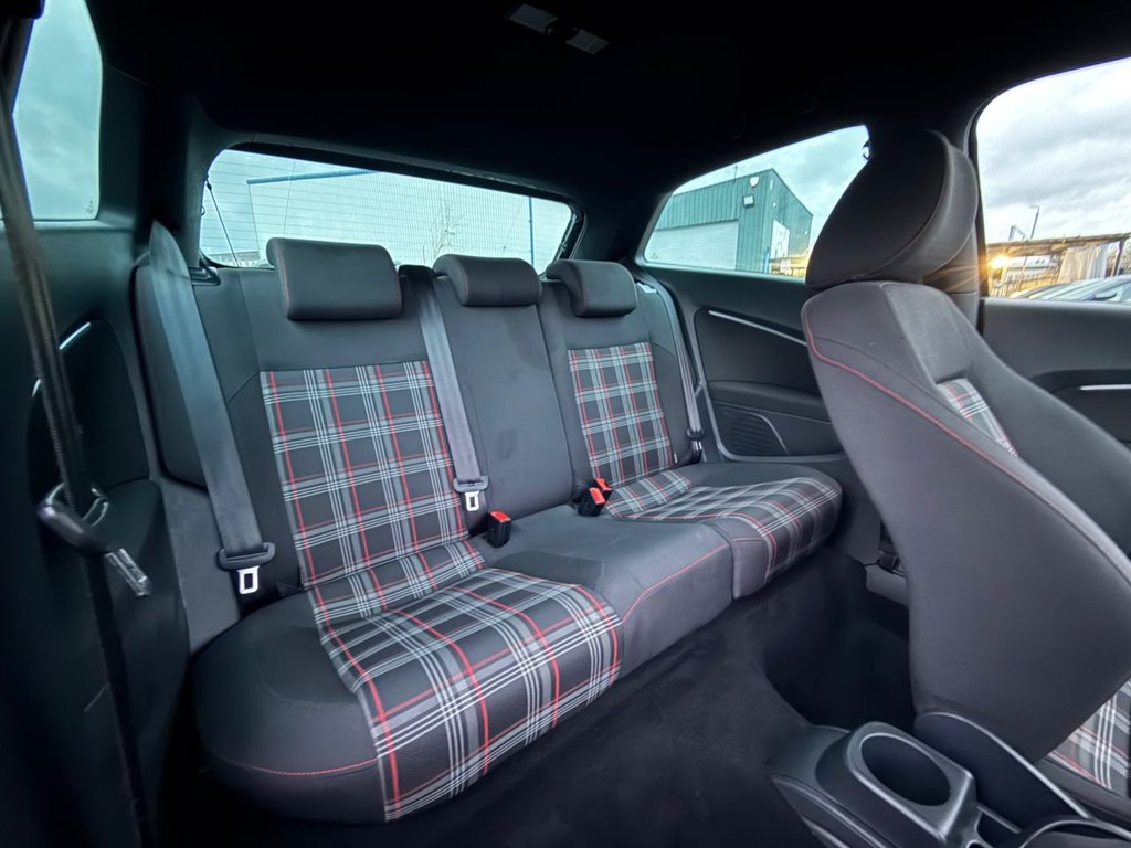 Used Volkswagen Polo 2016 for sale - 76546826: Photo 6