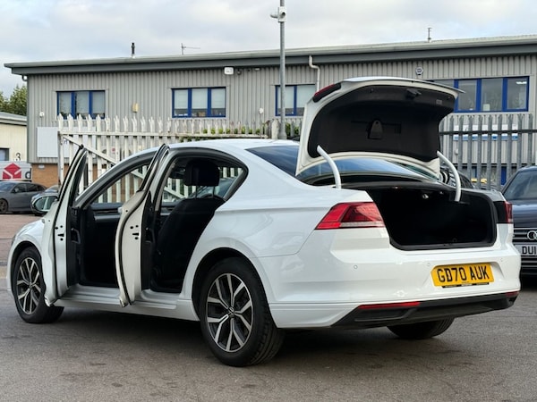 Used Volkswagen Passat 2020 for sale - 76223702: Photo 11
