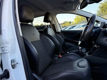 Used Peugeot 208 2015 for sale - 79518757: Photo