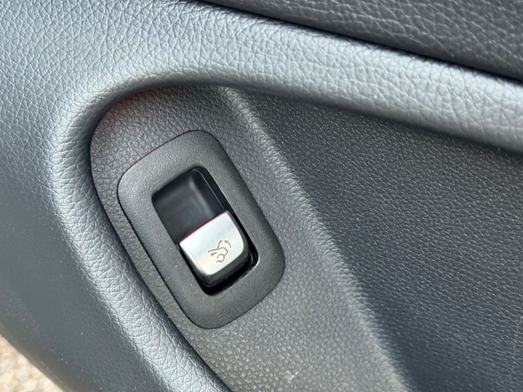 Used Mercedes-Benz C Class 2019 for sale - 77121765: Photo 38