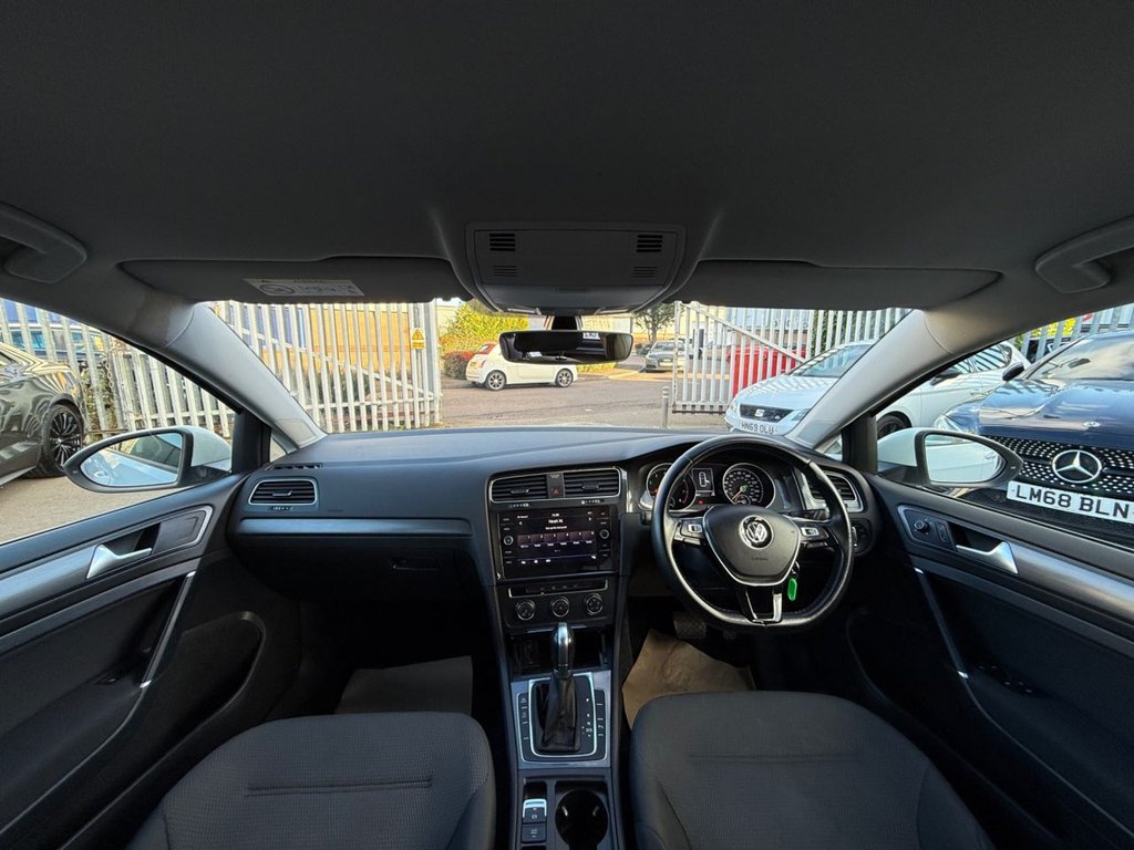 Used Volkswagen Golf 2018 for sale - 77048787: Photo 2