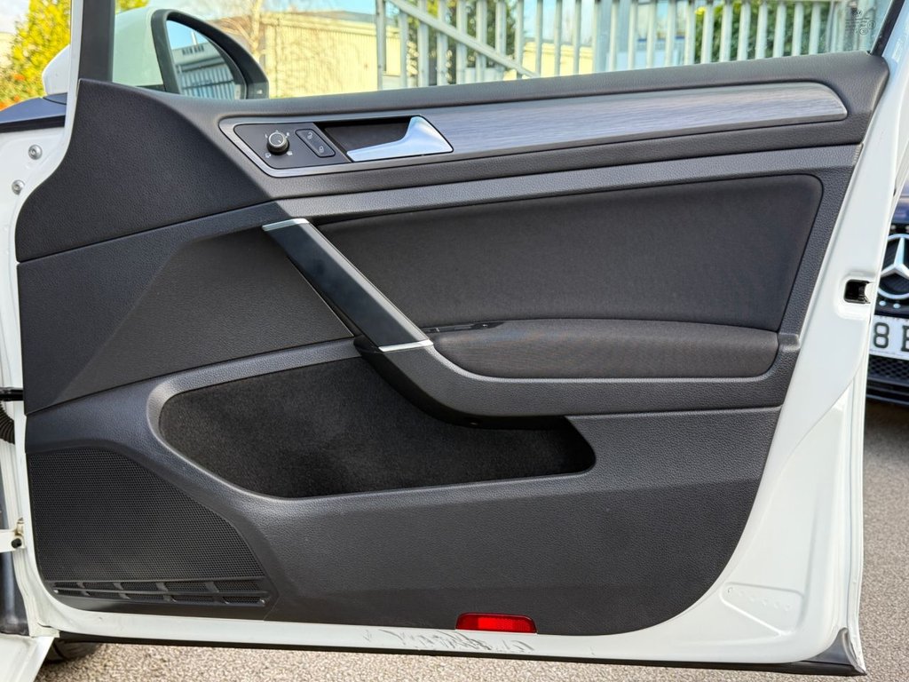 Used Volkswagen Golf 2018 for sale - 77048787: Photo 34