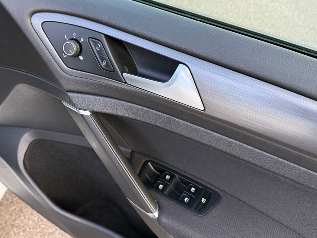 Used Volkswagen Golf 2018 for sale - 77048787: Photo 35