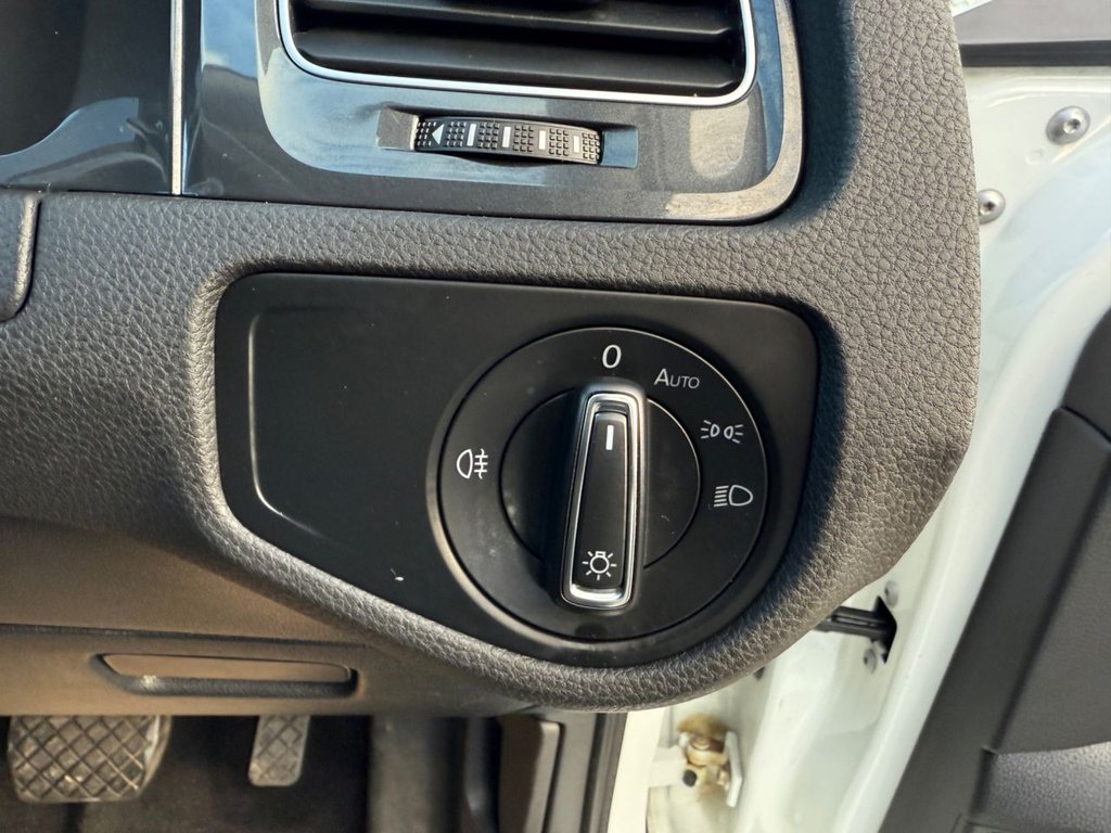 Used Volkswagen Golf 2018 for sale - 77048787: Photo 38