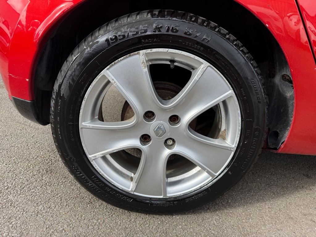 Used Renault Clio 2014 for sale - 78069359: Photo 32