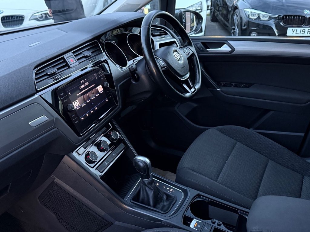 Used Volkswagen Touran 2018 for sale - 76470308: Photo 10