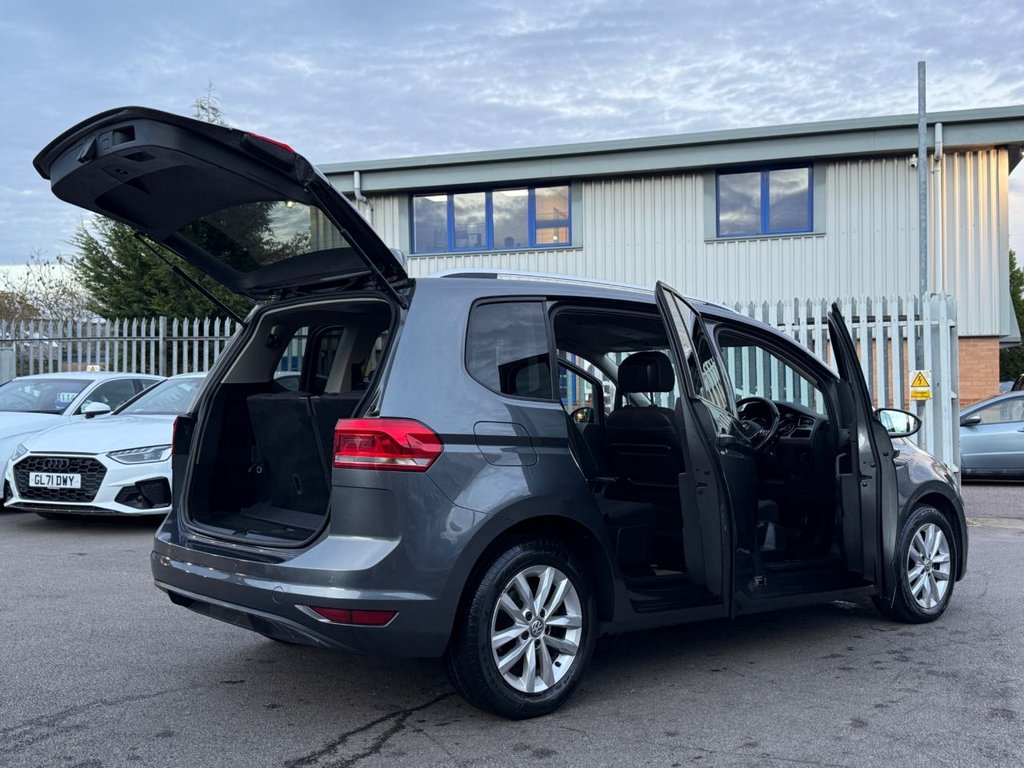 Used Volkswagen Touran 2018 for sale - 76470308: Photo 11