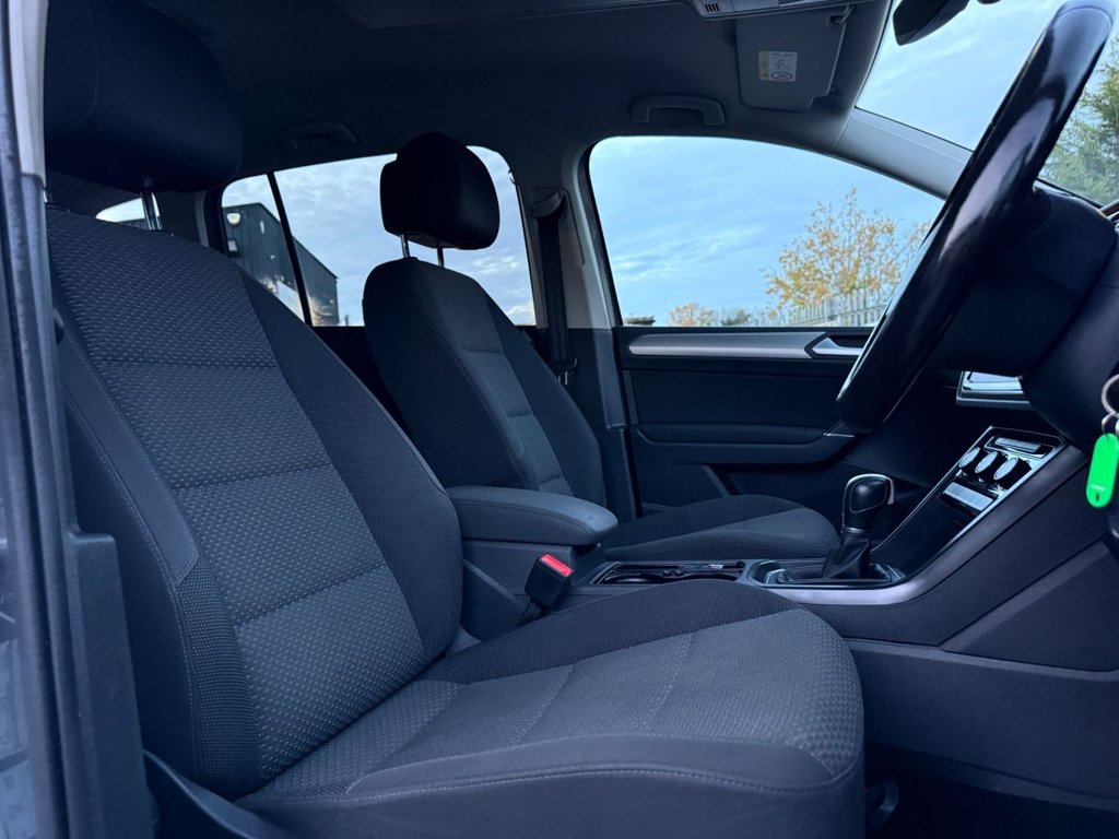 Used Volkswagen Touran 2018 for sale - 76470308: Photo 4