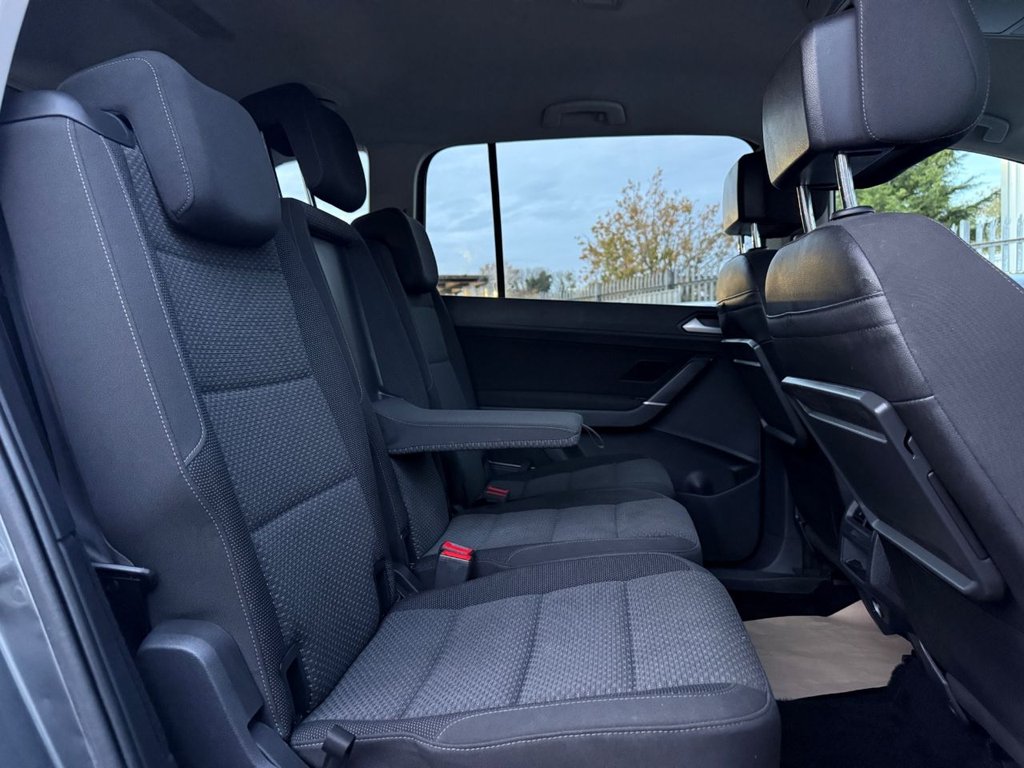 Used Volkswagen Touran 2018 for sale - 76470308: Photo 6