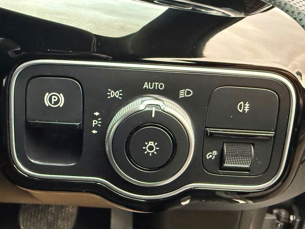 Used Mercedes-Benz A-Class 2019 for sale - 77668925: Photo 35