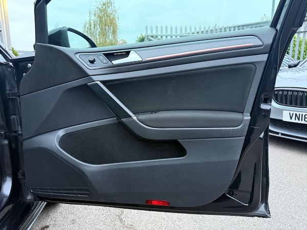 Used Volkswagen Golf 2018 for sale - 76241387: Photo 33