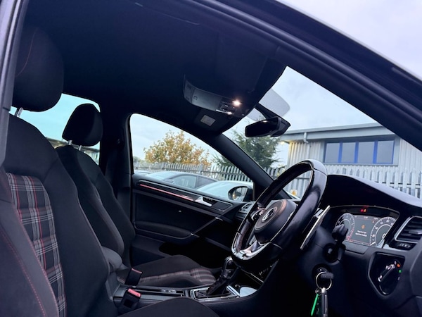 Used Volkswagen Golf 2018 for sale - 76241387: Photo 35
