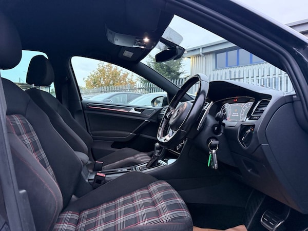 Used Volkswagen Golf 2018 for sale - 76241387: Photo 36