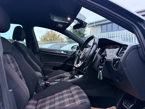 Used Volkswagen Golf 2018 for sale - 76241387: Photo 37