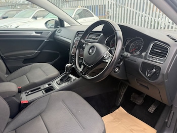 Used Volkswagen Golf 2019 for sale - 78003122: Photo