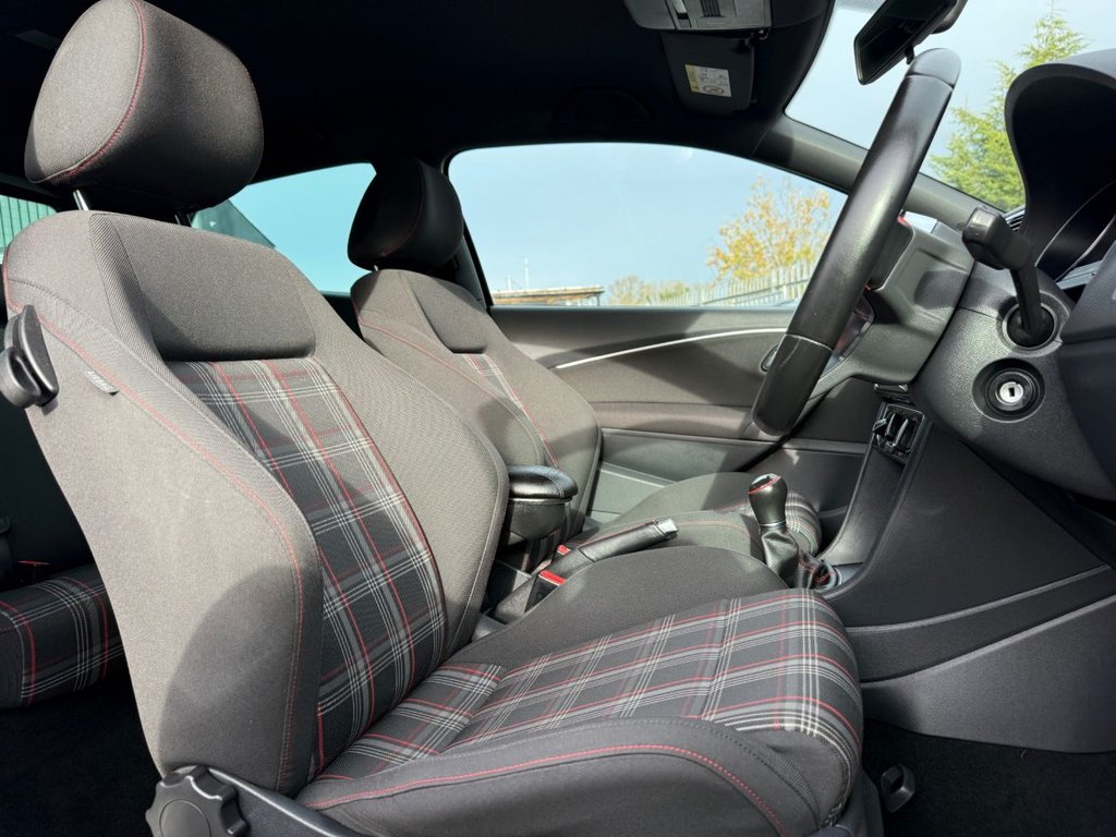 Used Volkswagen Polo 2015 for sale - 76559267: Photo 4