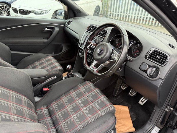 Used Volkswagen Polo 2016 for sale - 76147848: Photo 4