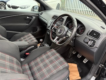 Used Volkswagen Polo 2016 for sale - 76147848: Photo 4
