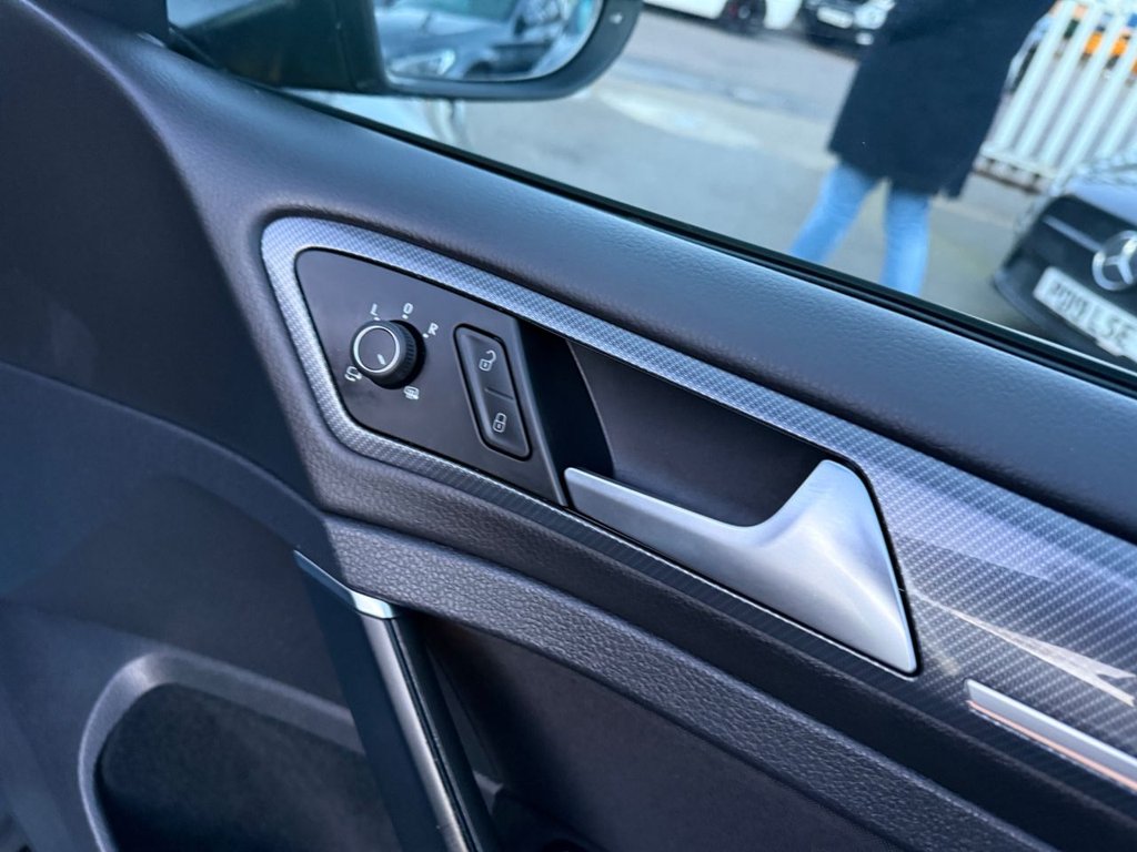 Used Volkswagen Golf 2018 for sale - 77841380: Photo 37