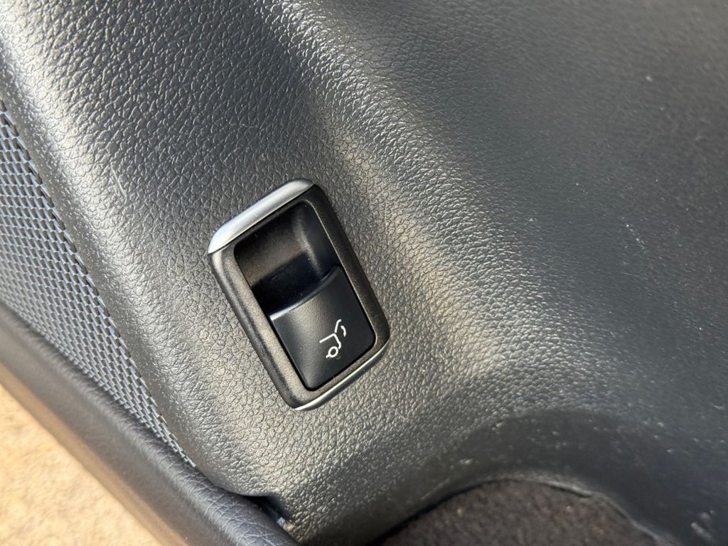 Used Mercedes-Benz GLA 2019 for sale - 77133541: Photo 39