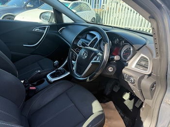 Used Vauxhall Astra 2012 for sale - 78414354: Photo