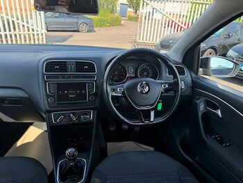 Used Volkswagen Polo 2015 for sale - 78758189: Photo