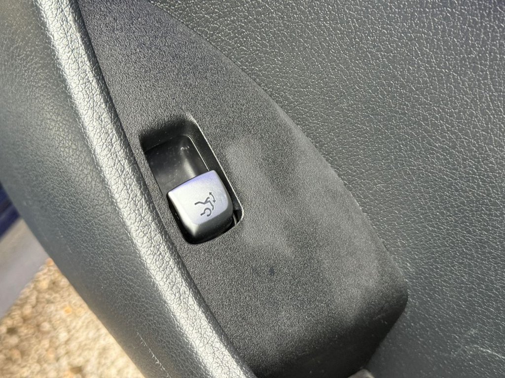 Used Mercedes-Benz E Class 2018 for sale - 76751152: Photo 40