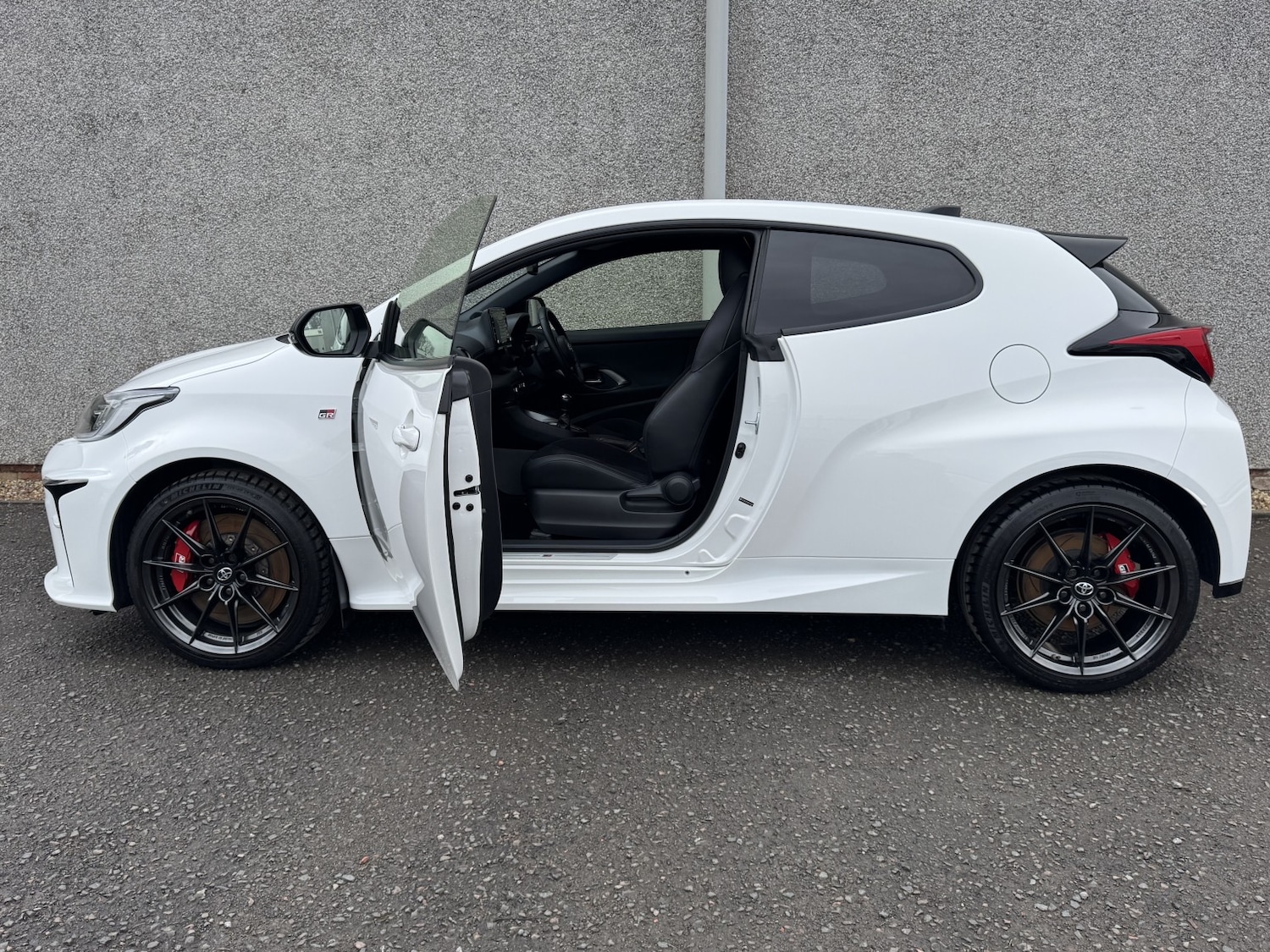 Used Toyota Yaris 2022 for sale - 77008157: Photo 49