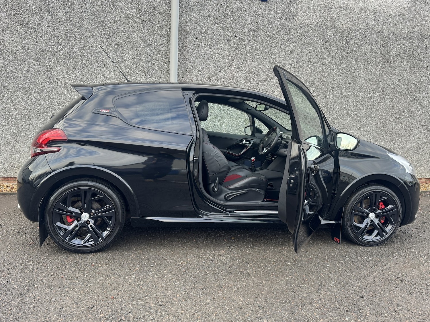 Used Peugeot 208 2017 for sale - 76986769: Photo 61