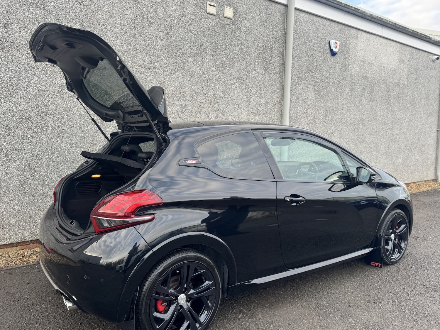 Used Peugeot 208 2017 for sale - 76986769: Photo 64