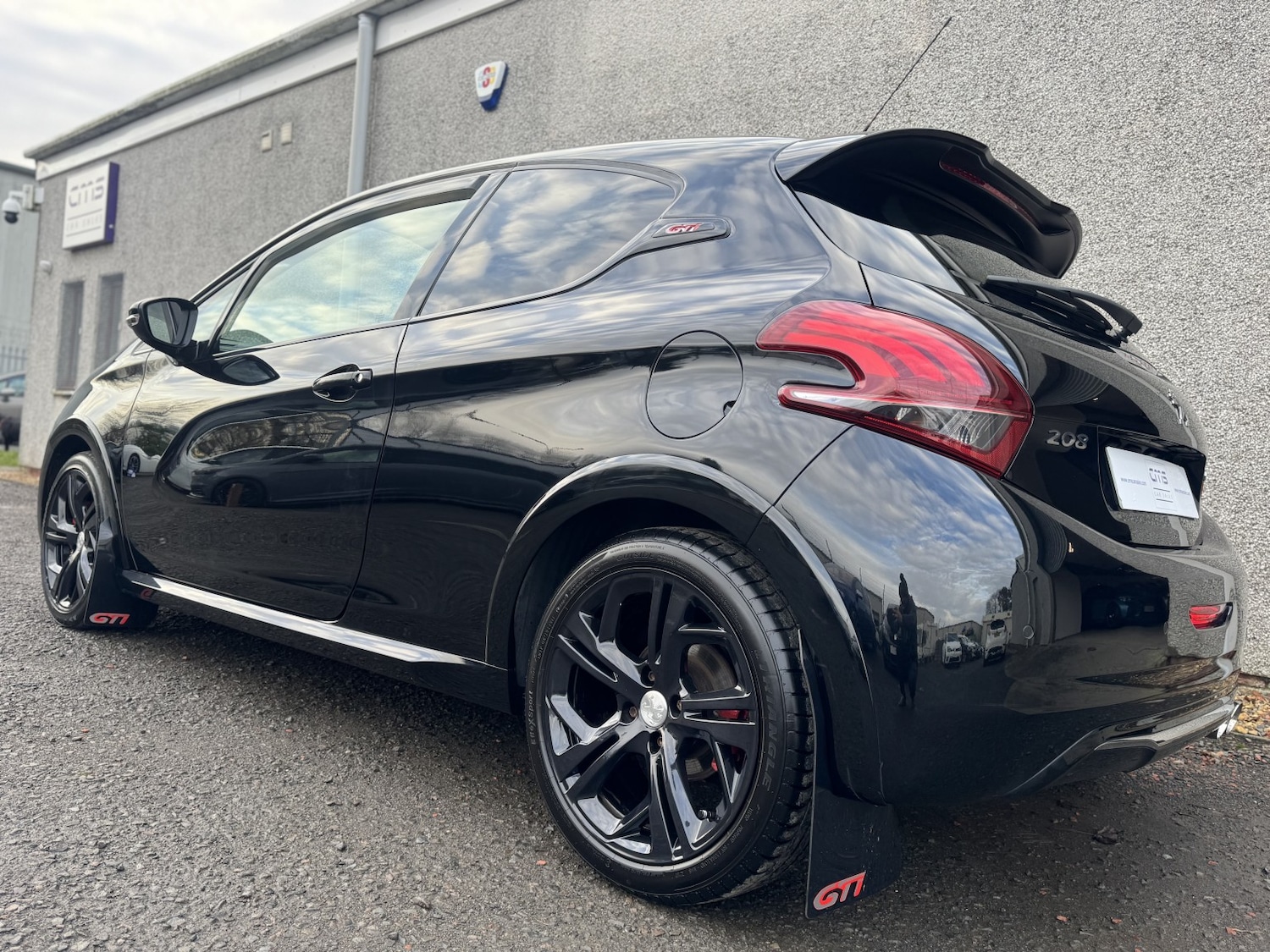 Used Peugeot 208 2017 for sale - 76986769: Photo 9