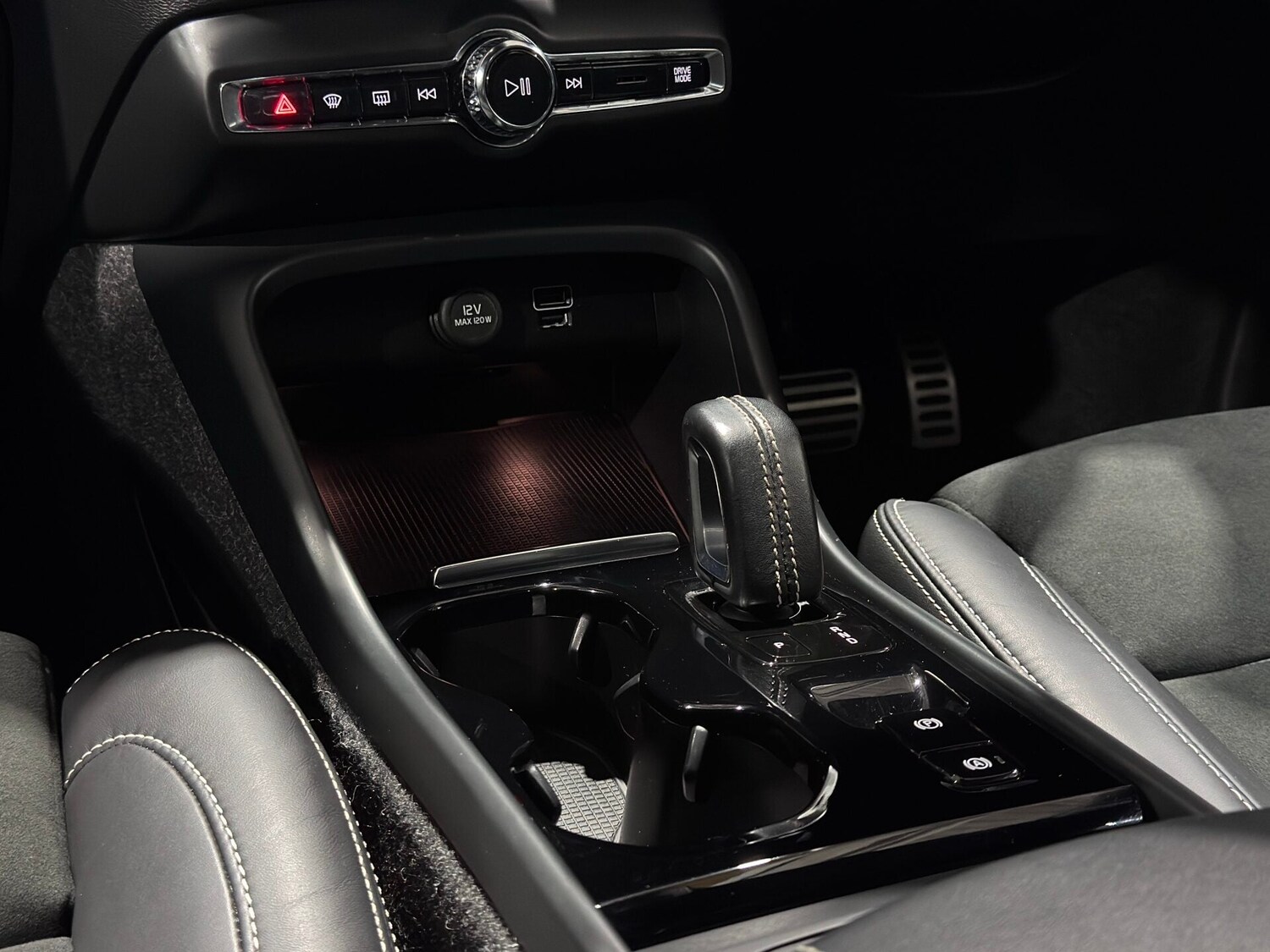 Used Volvo XC40 2021 for sale - 76853922: Photo 25