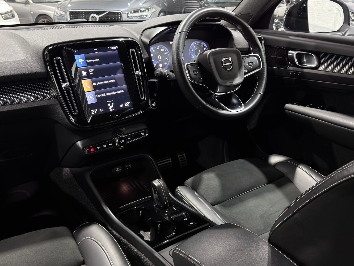 Used Volvo XC40 2021 for sale - 76853922: Photo 3