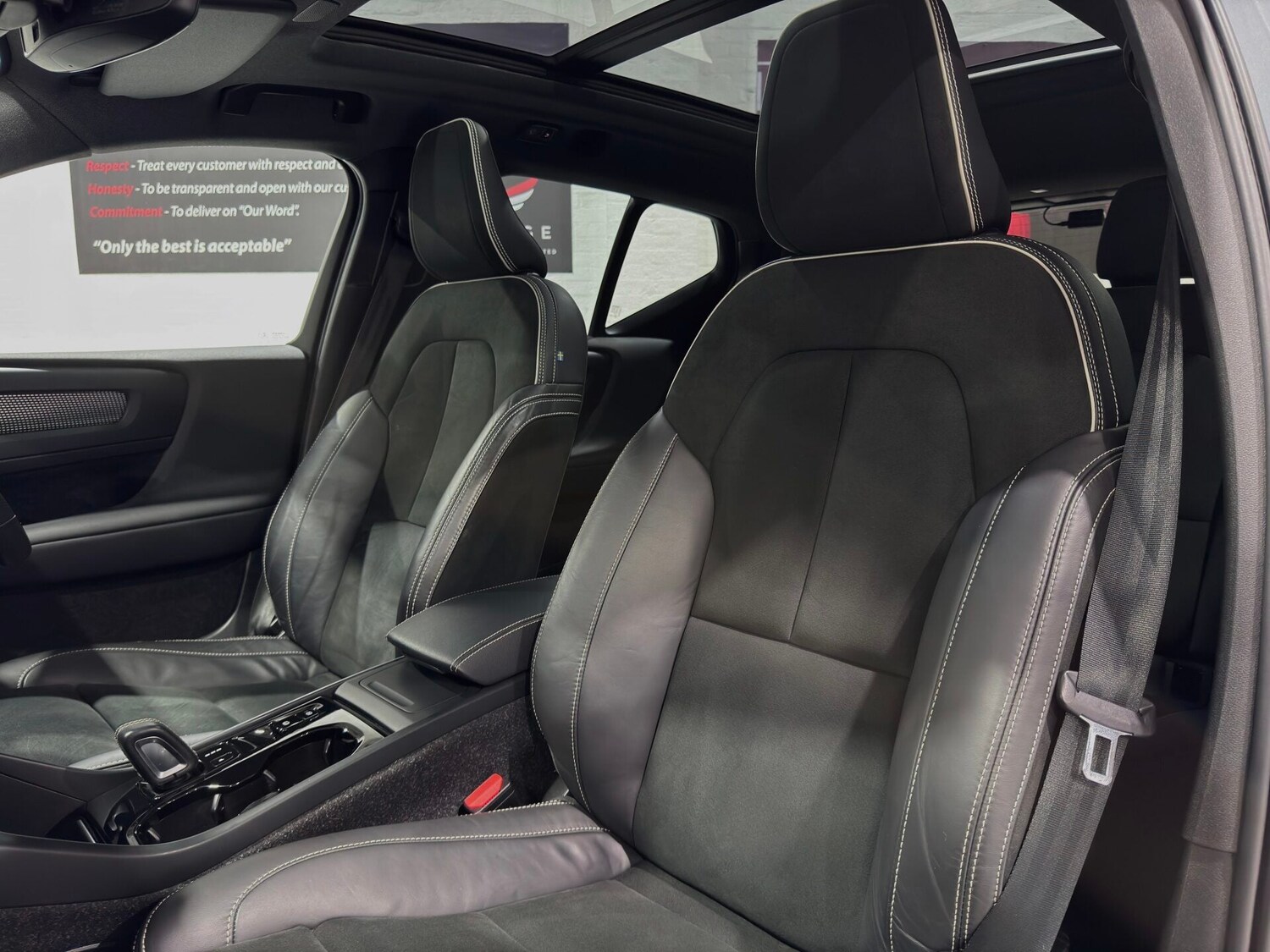 Used Volvo XC40 2021 for sale - 76853922: Photo 34