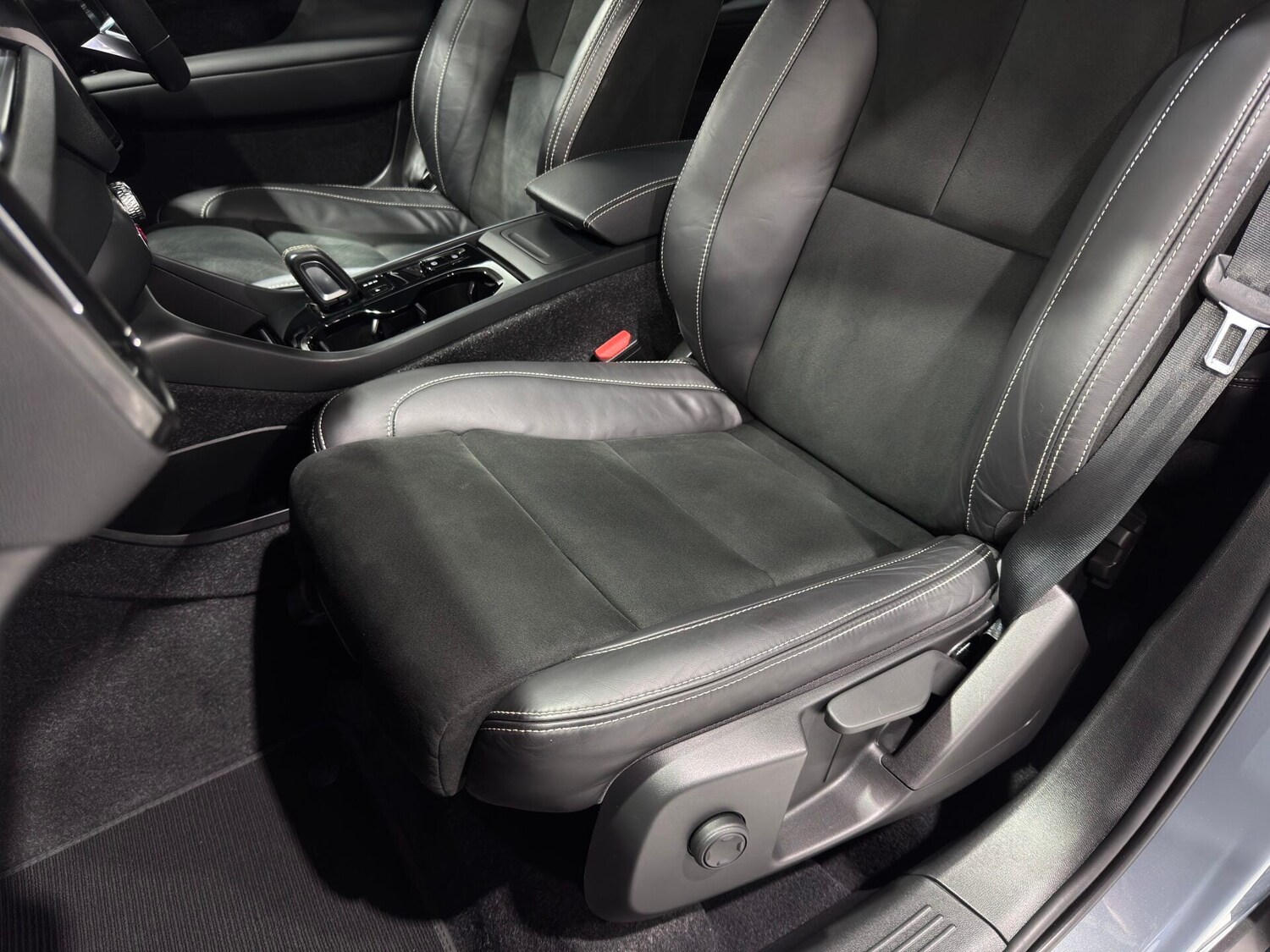 Used Volvo XC40 2021 for sale - 76853922: Photo 35