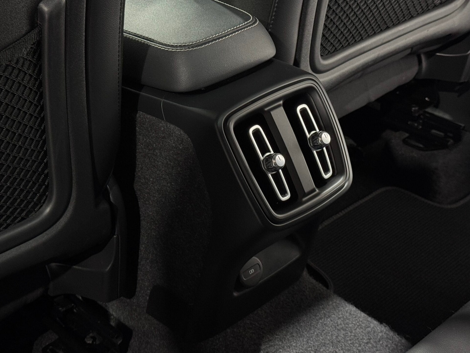 Used Volvo XC40 2021 for sale - 76853922: Photo 44