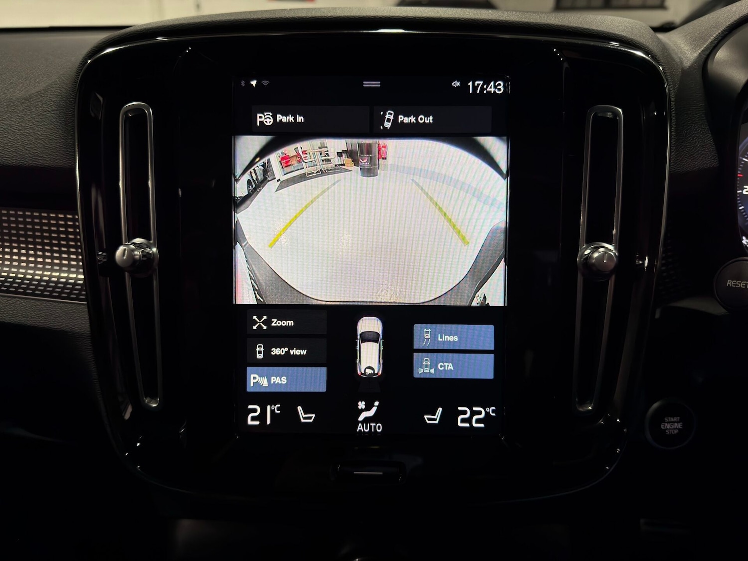 Used Volvo XC40 2021 for sale - 76853922: Photo 61