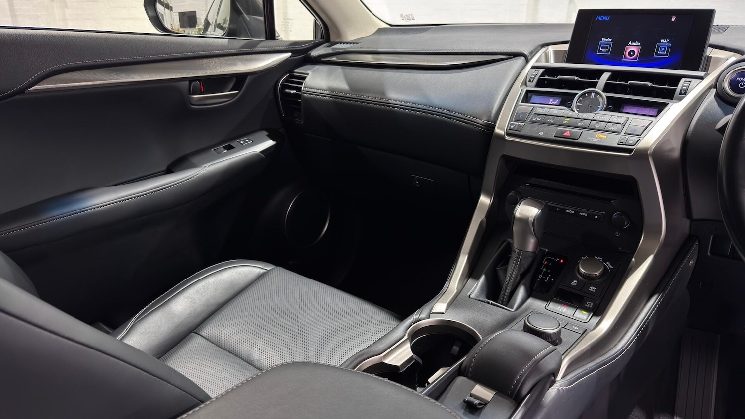 Used Lexus NX 2017 for sale - 76982652: Photo 33