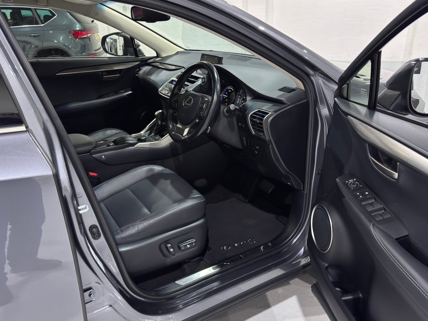 Used Lexus NX 2017 for sale - 76982652: Photo 38