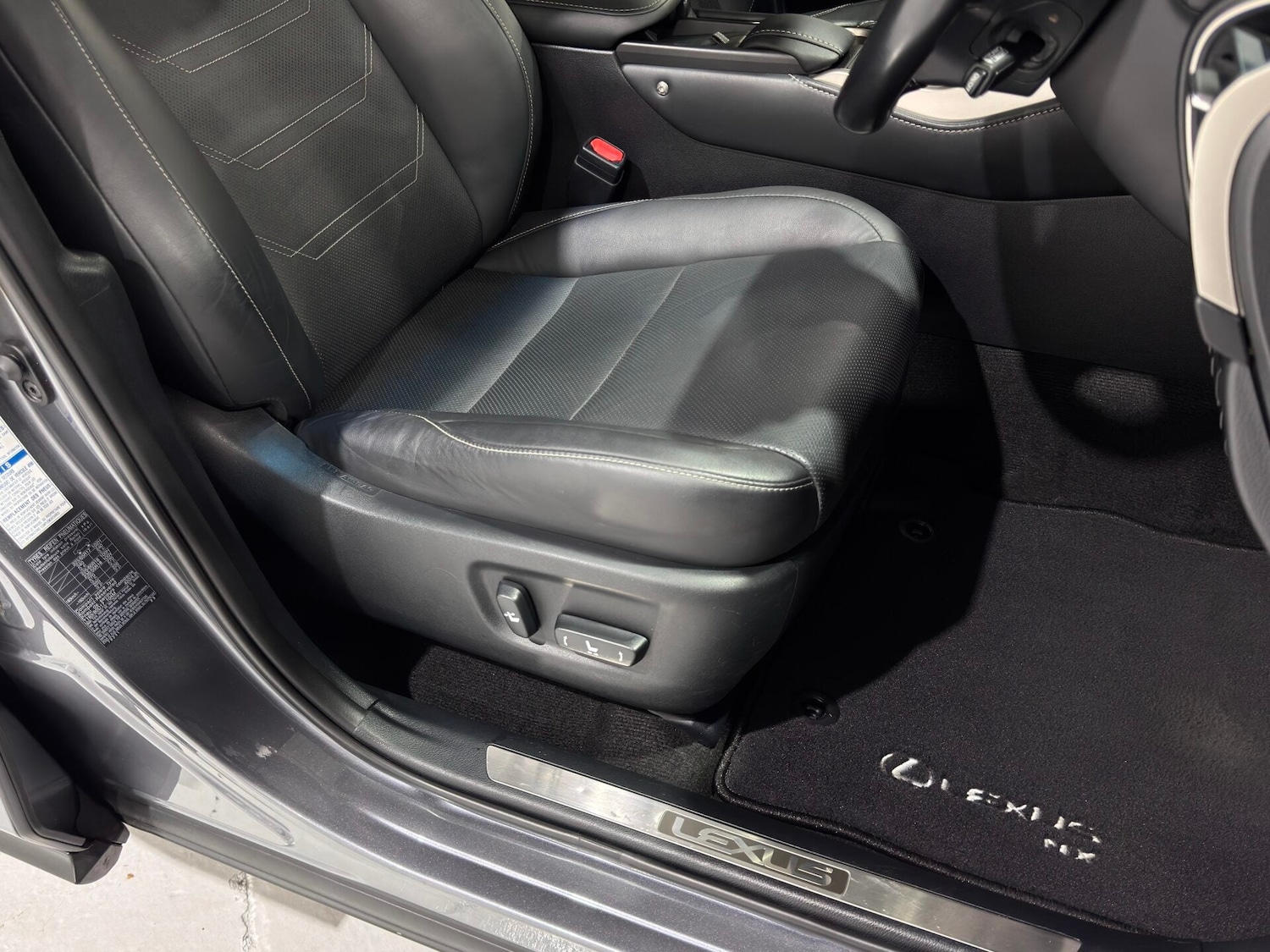 Used Lexus NX 2017 for sale - 76982652: Photo 40