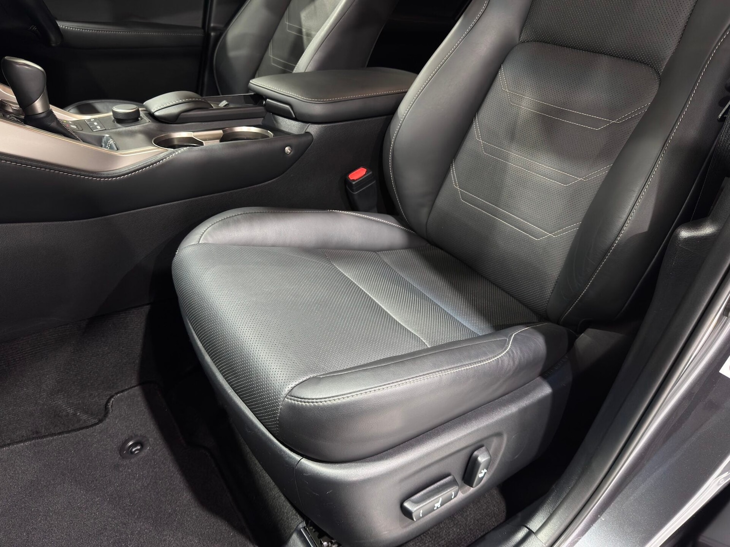 Used Lexus NX 2017 for sale - 76982652: Photo 44