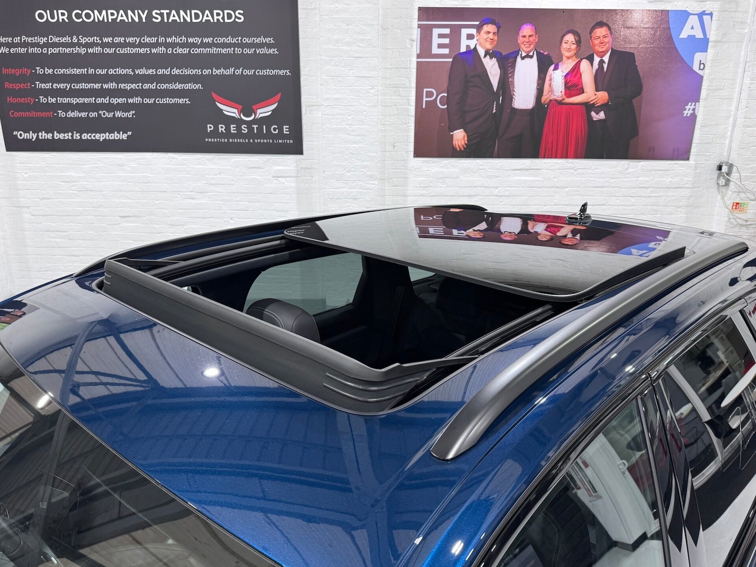 Used Volkswagen Touareg 2022 for sale - 76615696: Photo 2