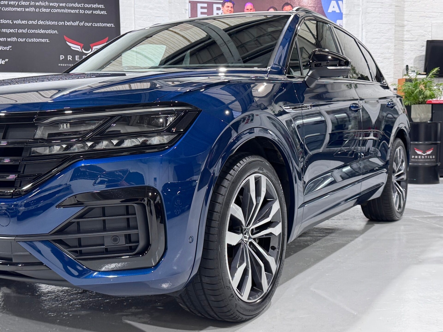 Used Volkswagen Touareg 2022 for sale - 76615696: Photo 8