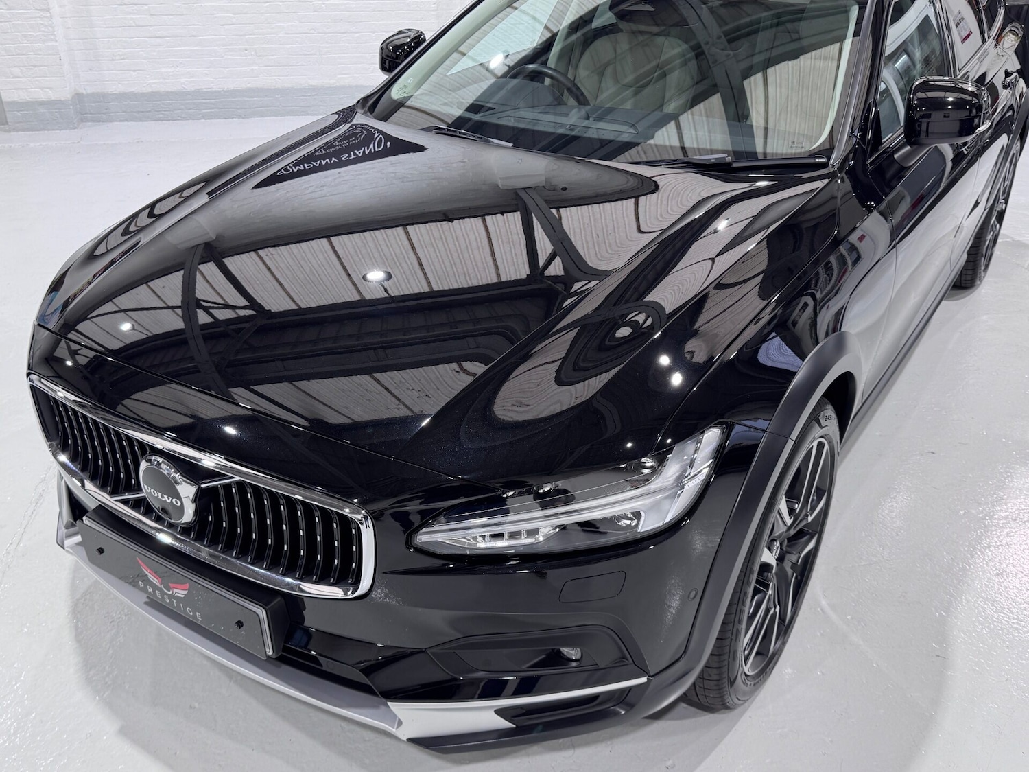 Used Volvo V90 2023 for sale - 76615689: Photo 10