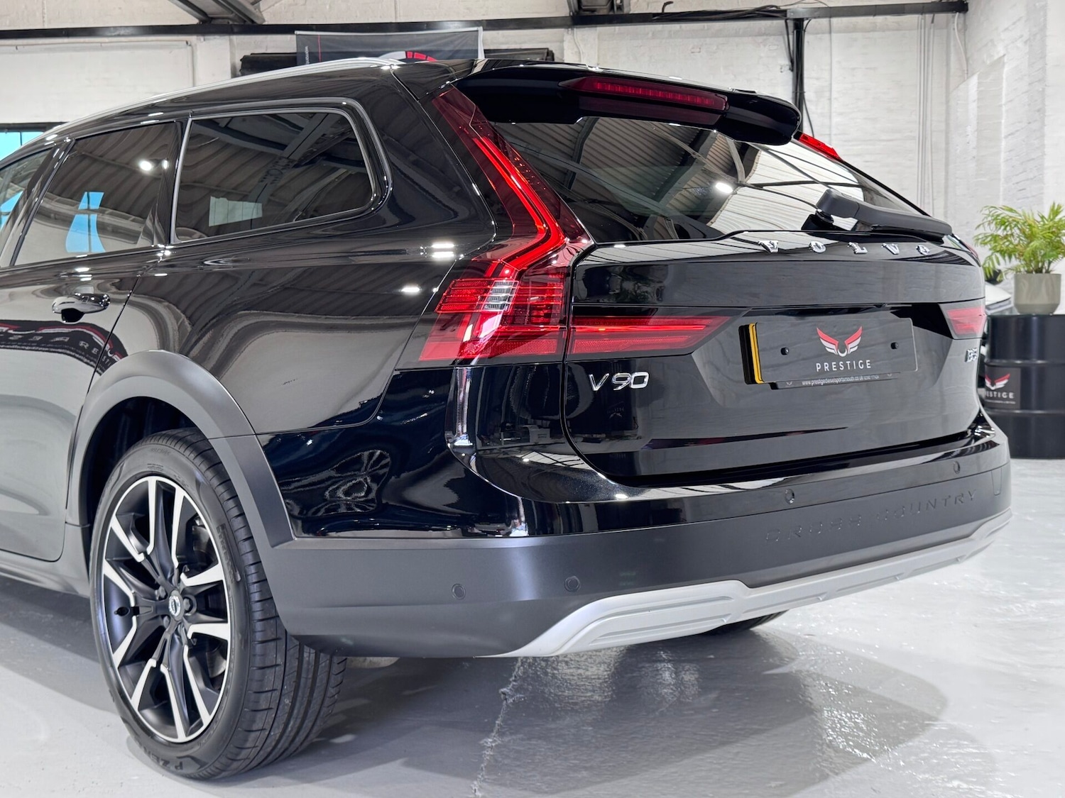 Used Volvo V90 2023 for sale - 76615689: Photo 38