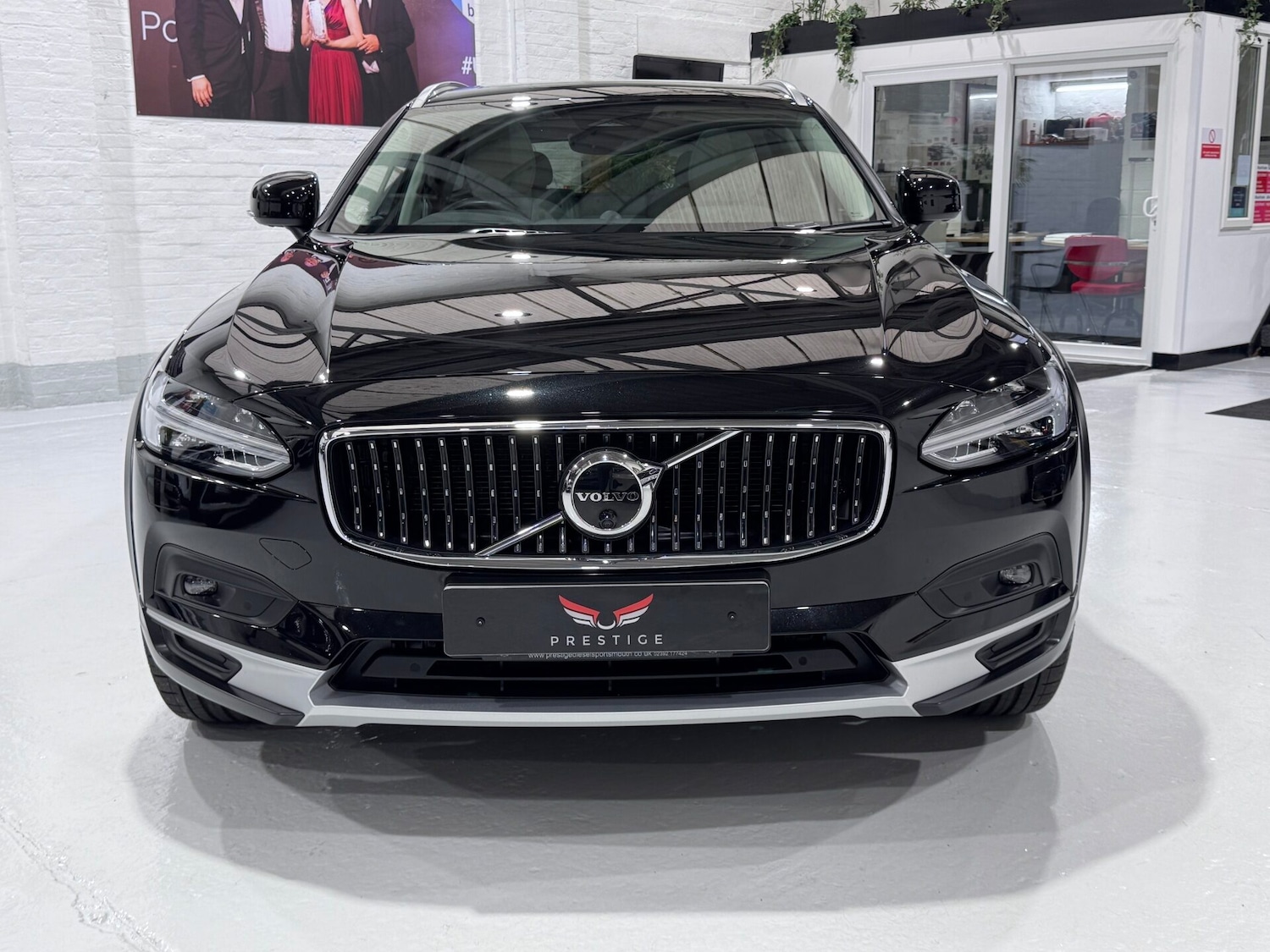 Used Volvo V90 2023 for sale - 76615689: Photo 5