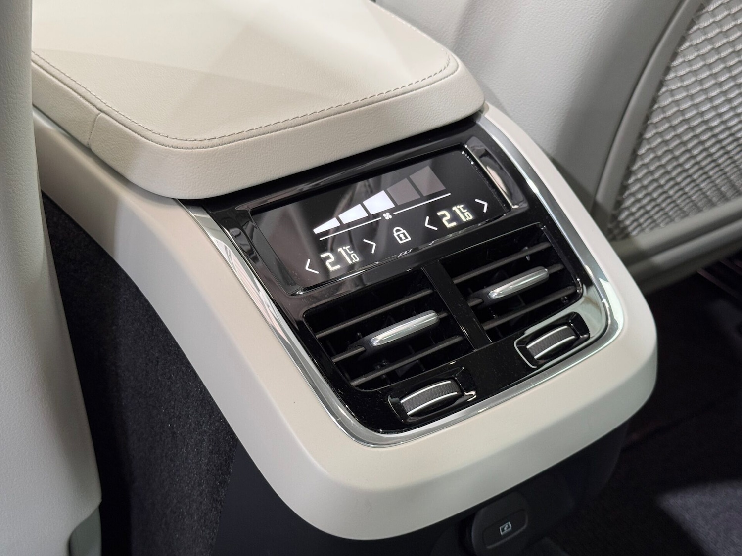 Used Volvo V90 2023 for sale - 76615689: Photo 50