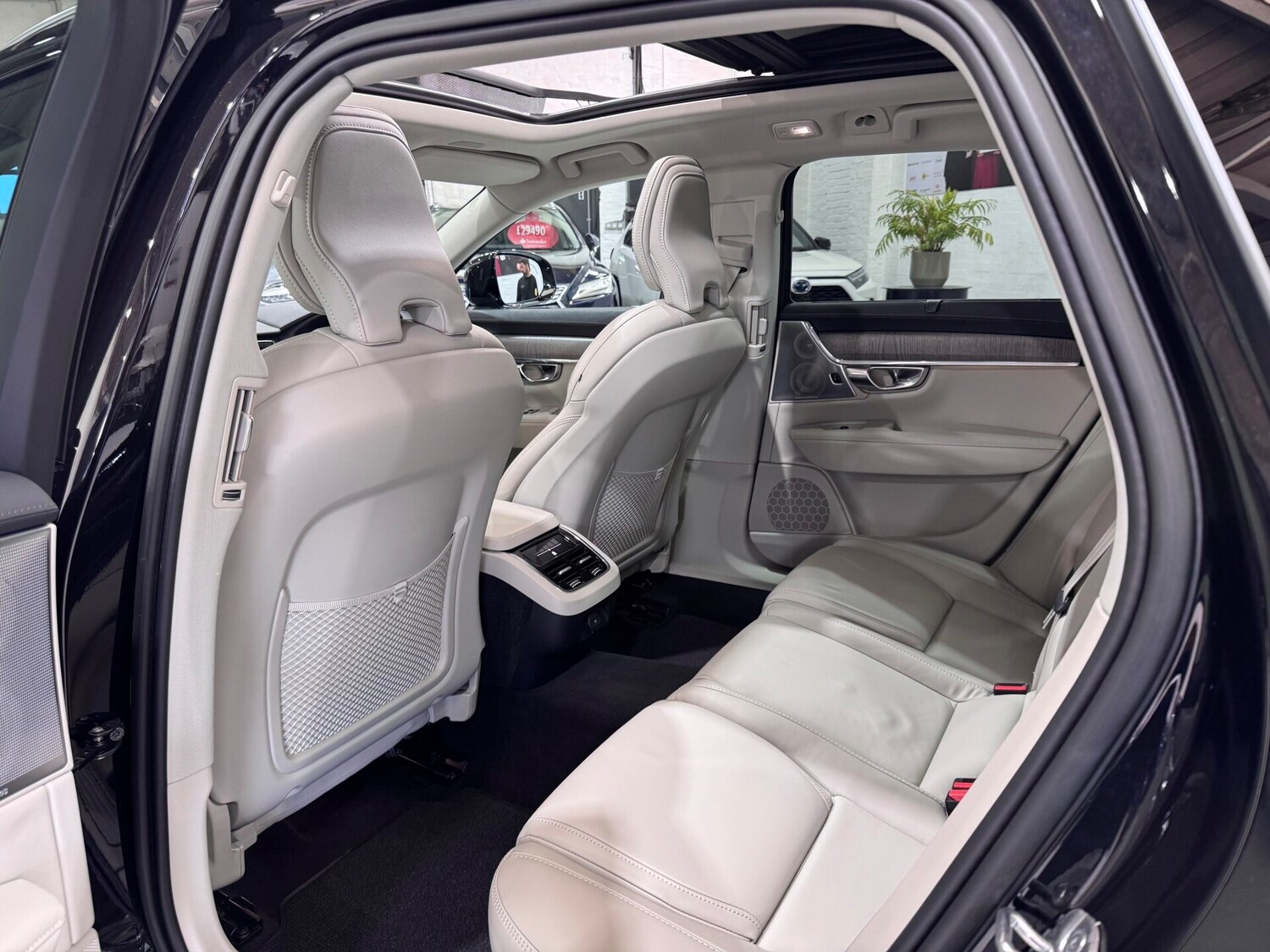 Used Volvo V90 2023 for sale - 76615689: Photo 53